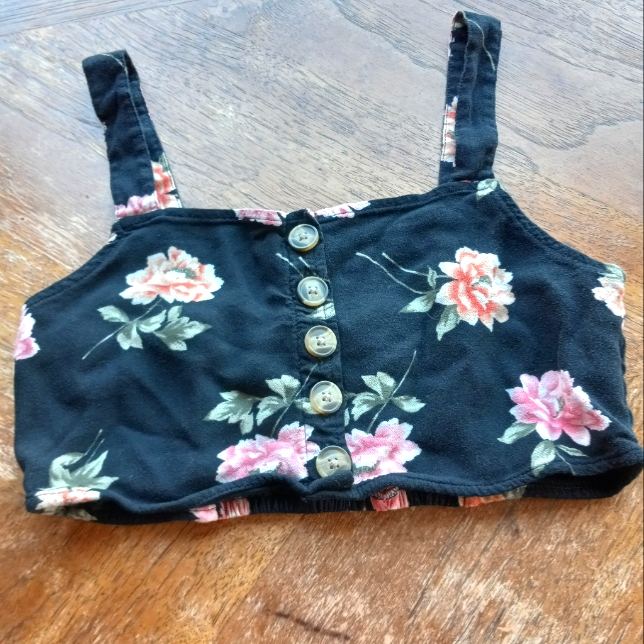 Cute American Eagle Crop Top!!!!